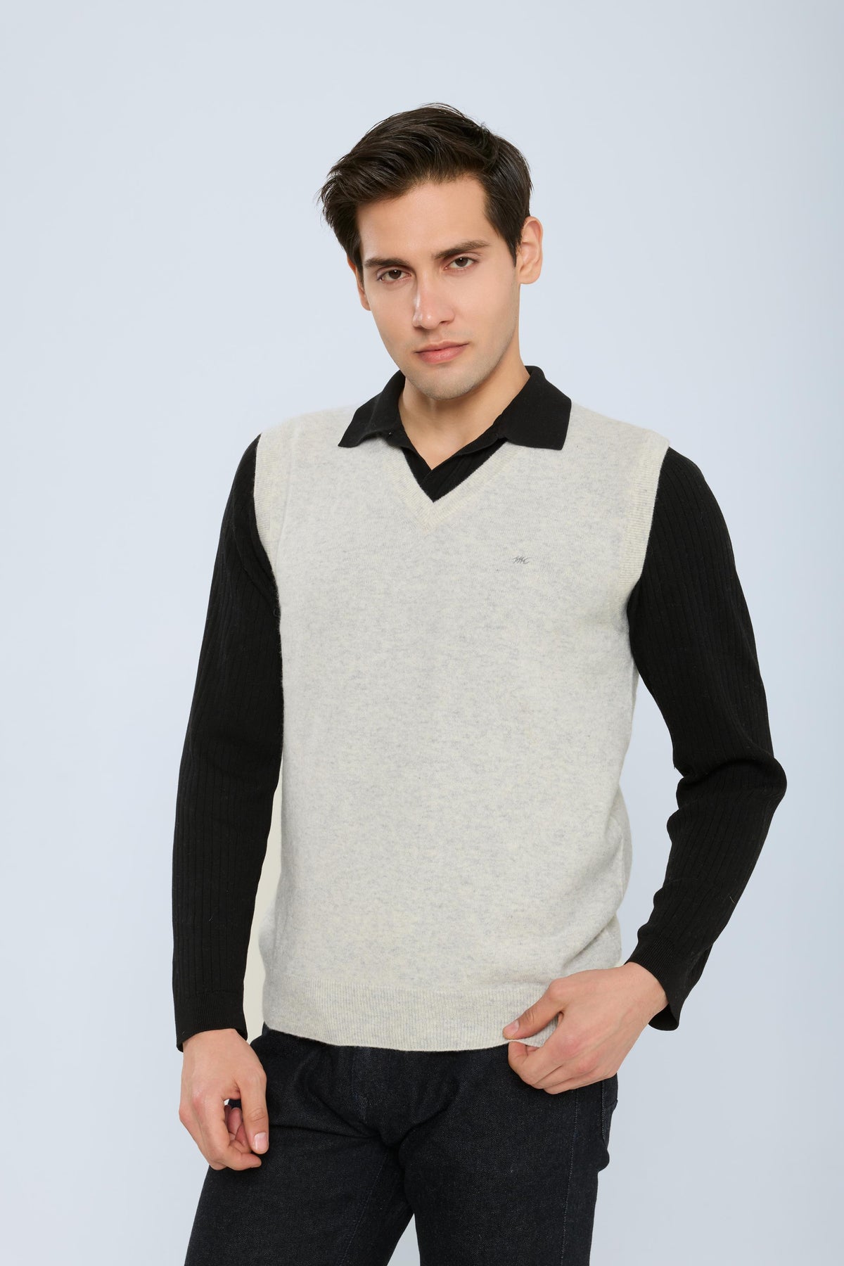 Men Grey Solid V Neck Sleeveless Sweater