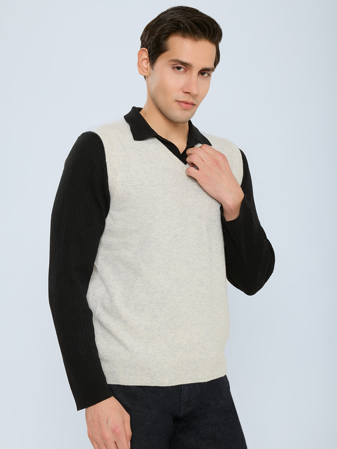 Men Grey Solid V Neck Sleeveless Sweater