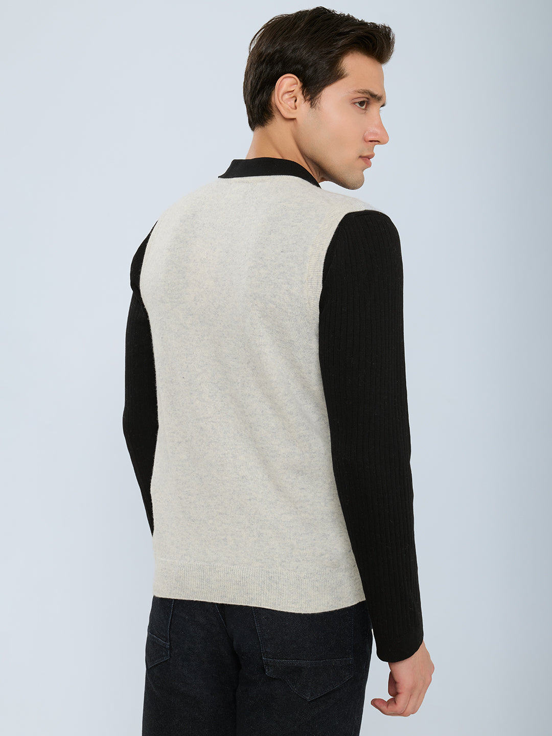 Men Grey Solid V Neck Sleeveless Sweater
