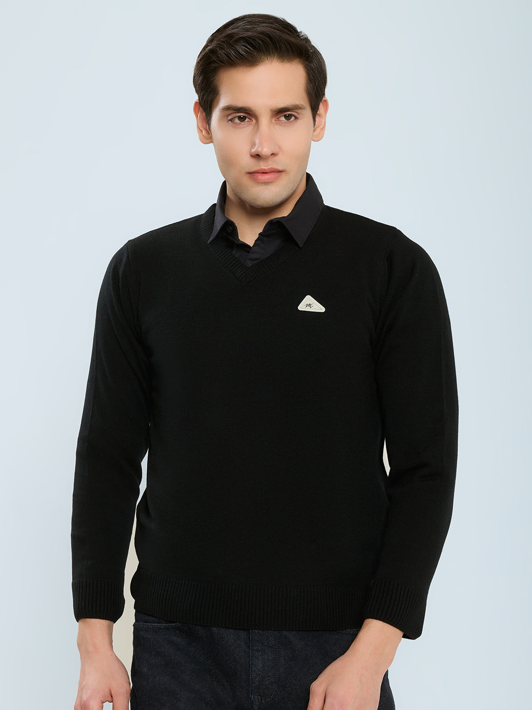 Men Black Solid V Neck Full Sleeve Pullover