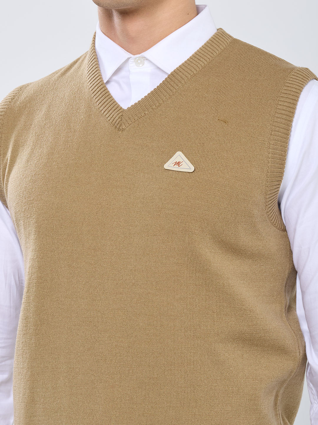 Men Camel Brown Solid V Neck Sleeveless Sweater