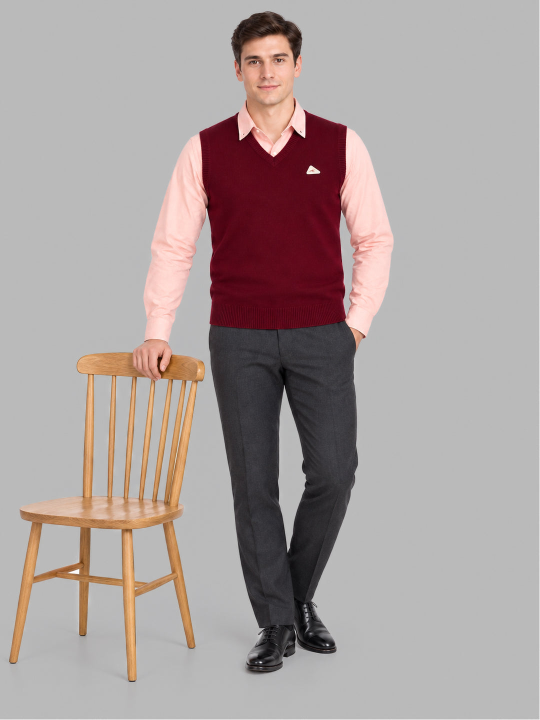 Men Maroon Solid V Neck Sleeveless Sweater