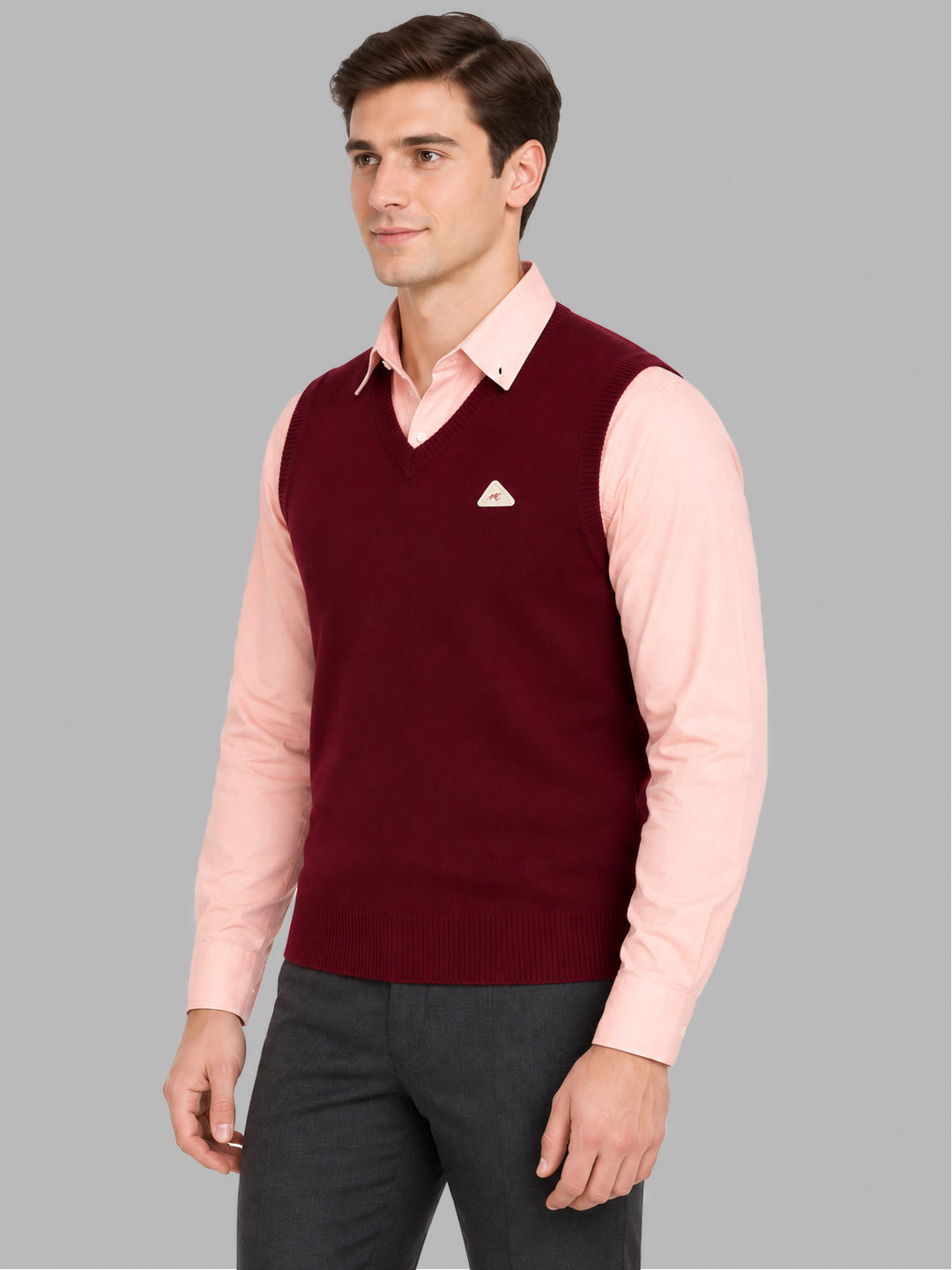 Men Maroon Solid V Neck Sleeveless Sweater
