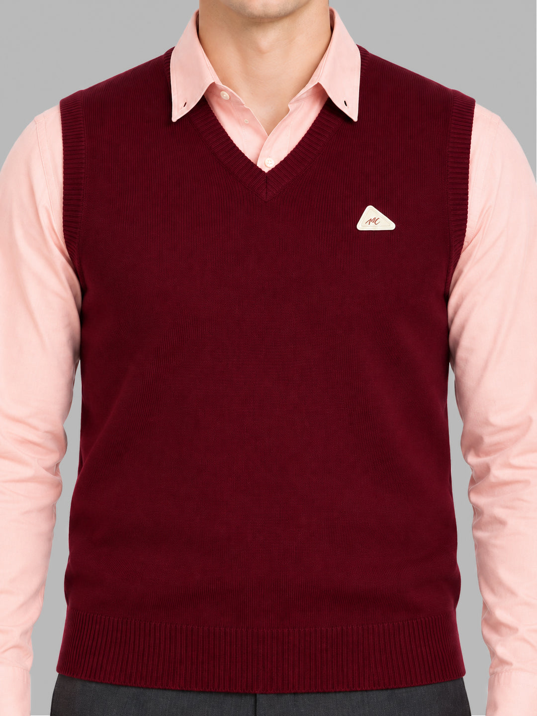 Men Maroon Solid V Neck Sleeveless Sweater