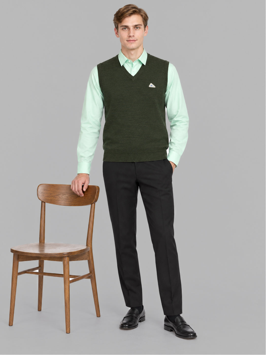Men Green Solid V Neck Sleeveless Sweater
