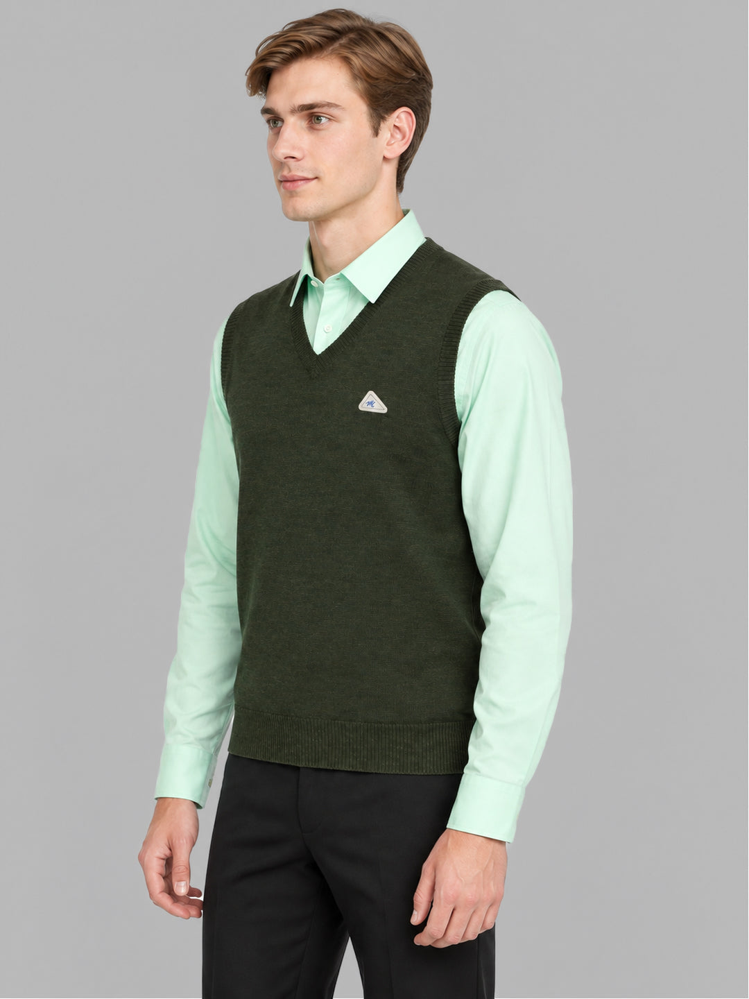 Men Green Solid V Neck Sleeveless Sweater
