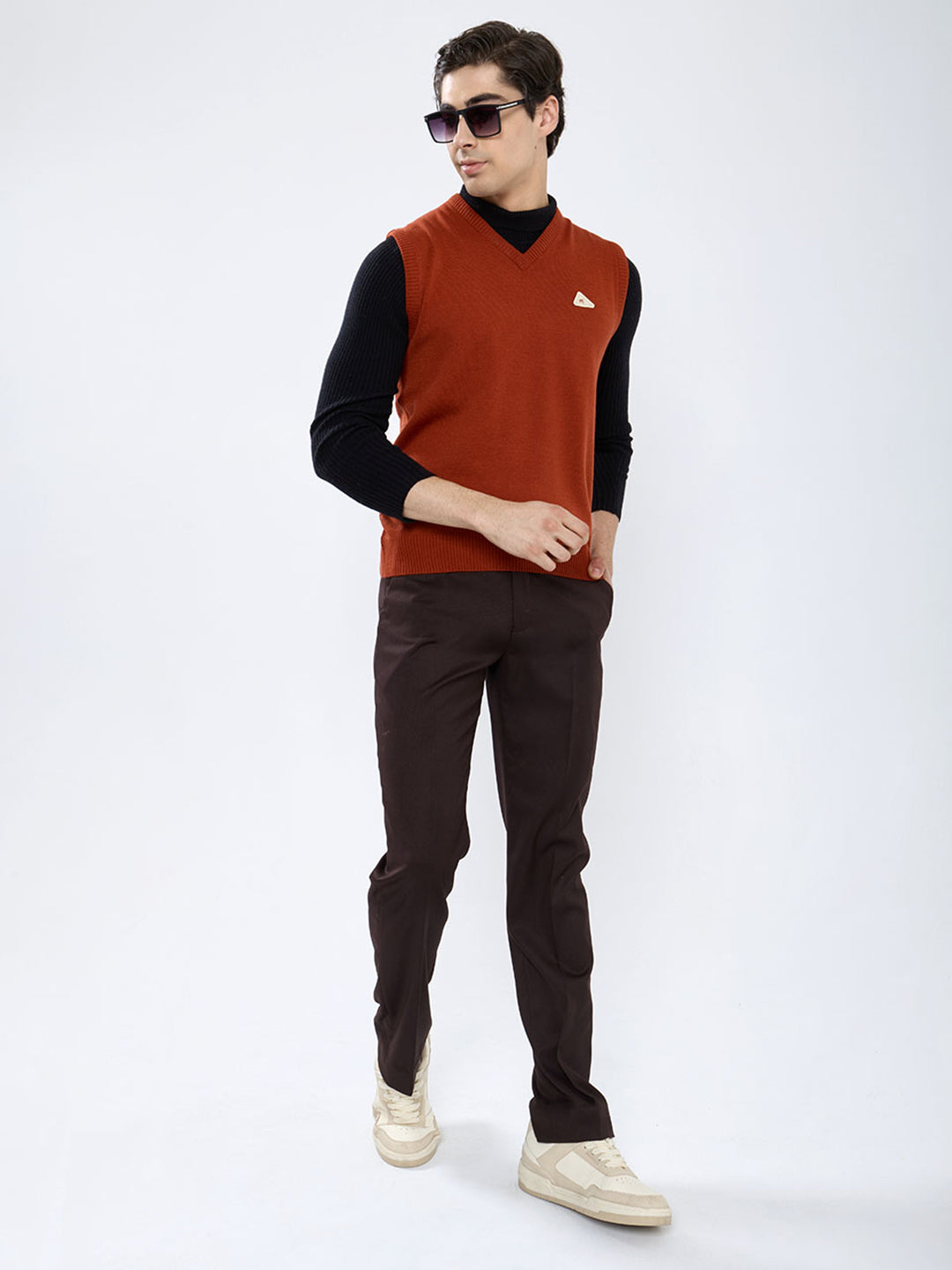 Men Rust Solid V Neck Sleeveless Sweater
