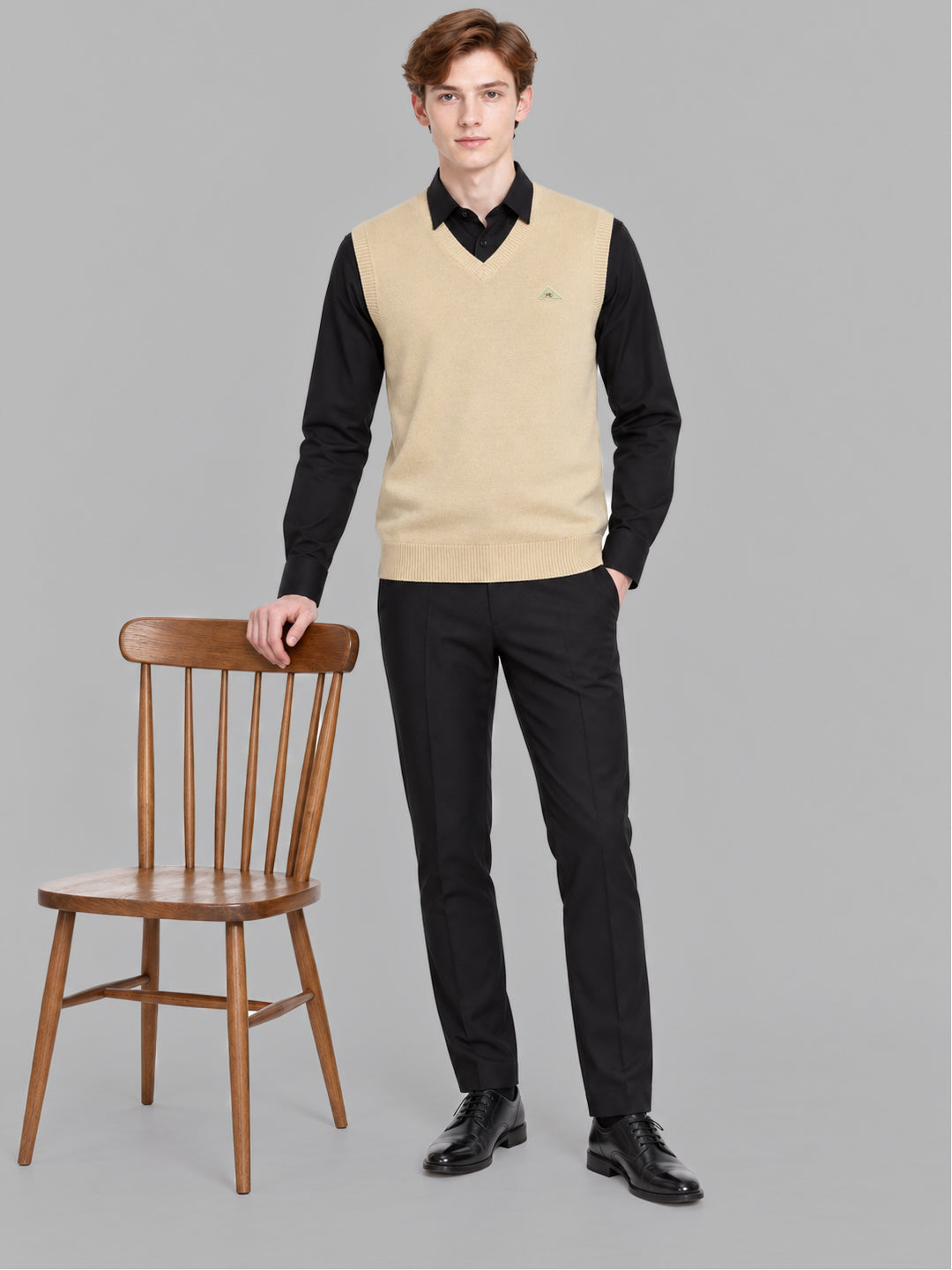 Men Camel Brown Solid V Neck Sleeveless Sweater
