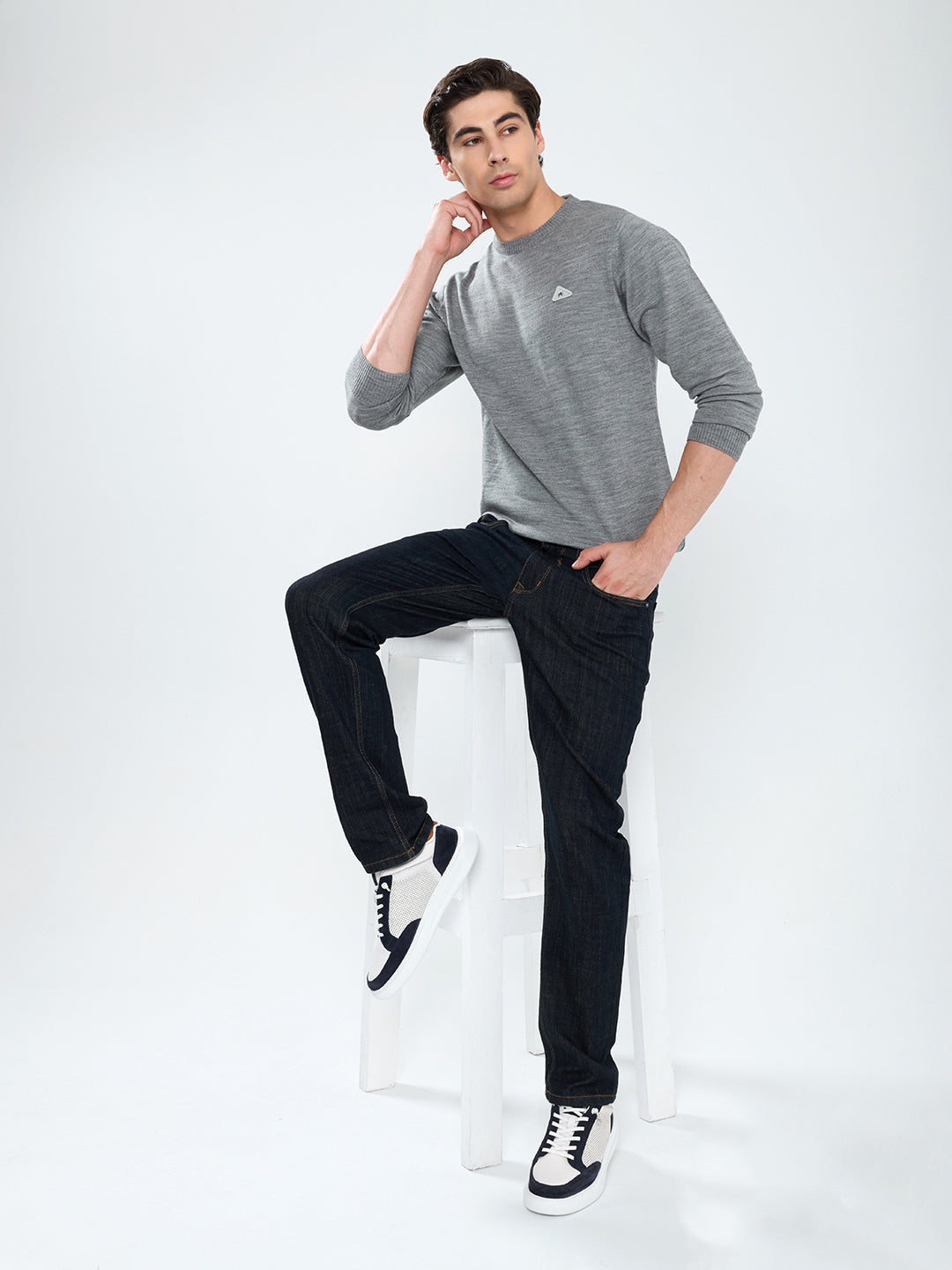 Men Grey Solid Round Neck Full Sleeve Pullover