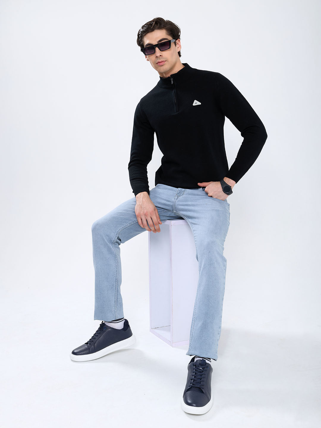 Men Black Solid Collar Full Sleeve Pullover