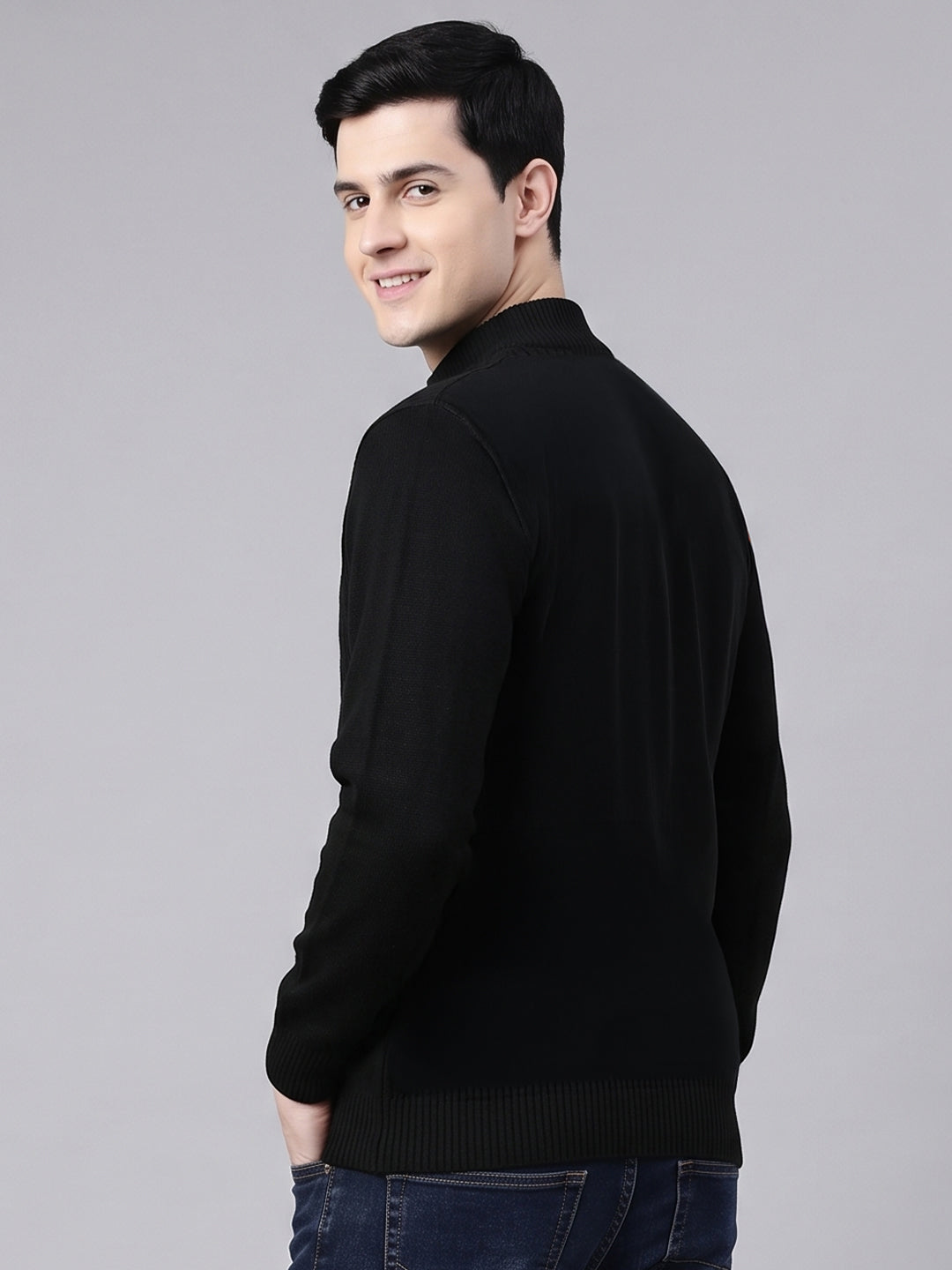 Men Black Solid Turtle Neck Full Sleeve Pullover
