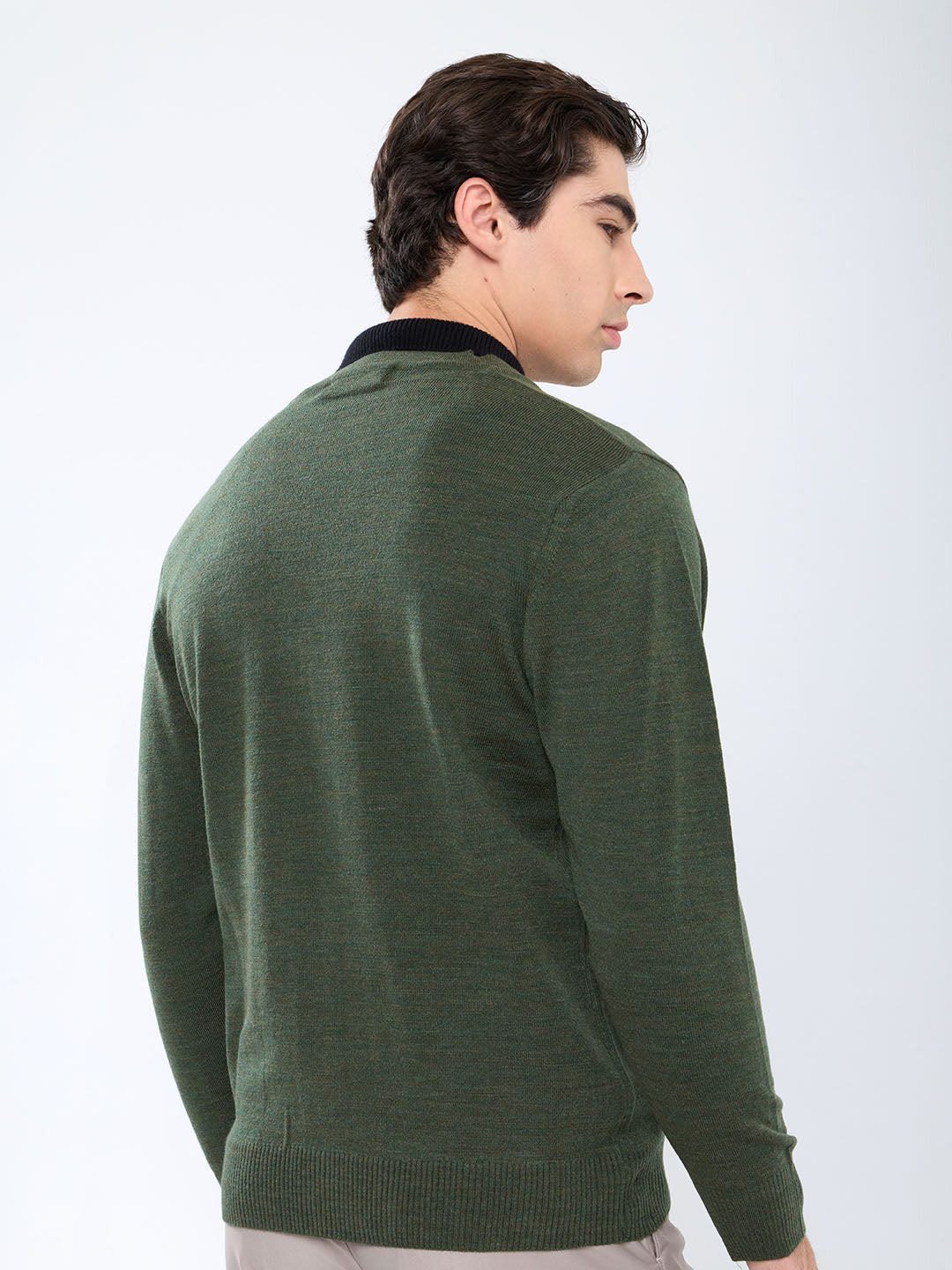 Men Olive Solid V Neck Full Sleeve Cardigan
