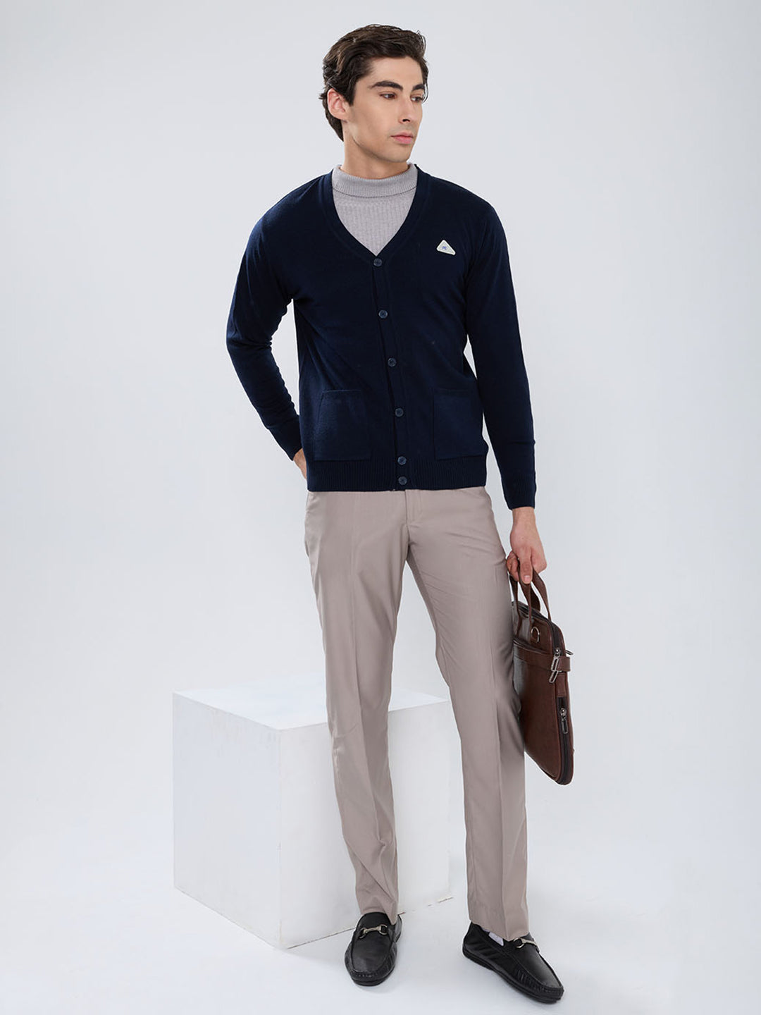 Men Navy Blue Solid V Neck Full Sleeve Cardigan
