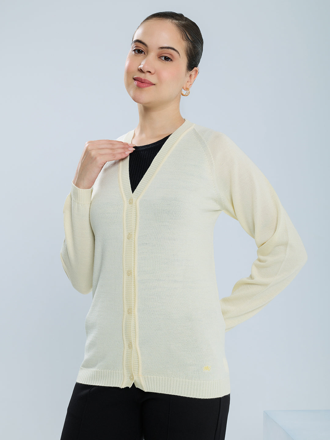 Women Cream Solid V Neck Full Sleeve Cardigan