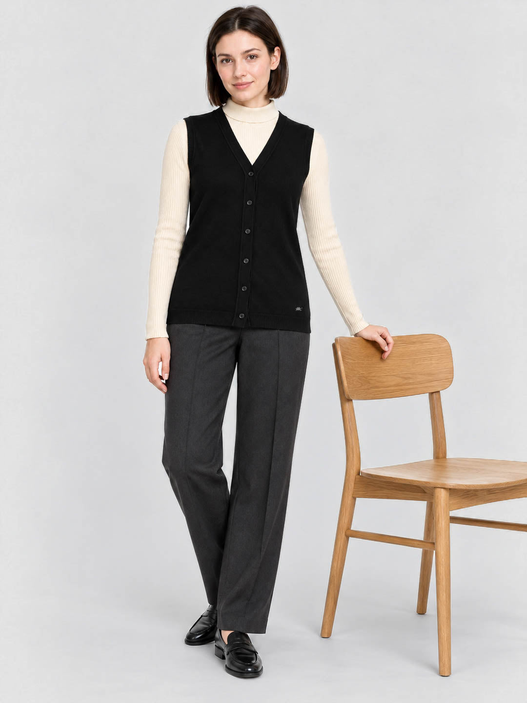 Women Black Solid V Neck Sleeveless Cardigan