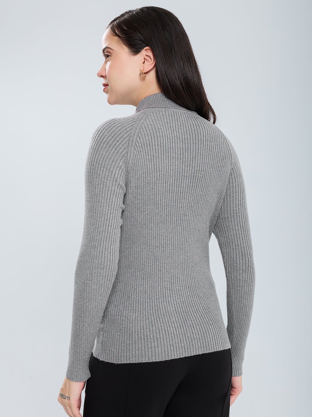 Women Grey Solid Turtle Neck Full Sleeve Sceavy