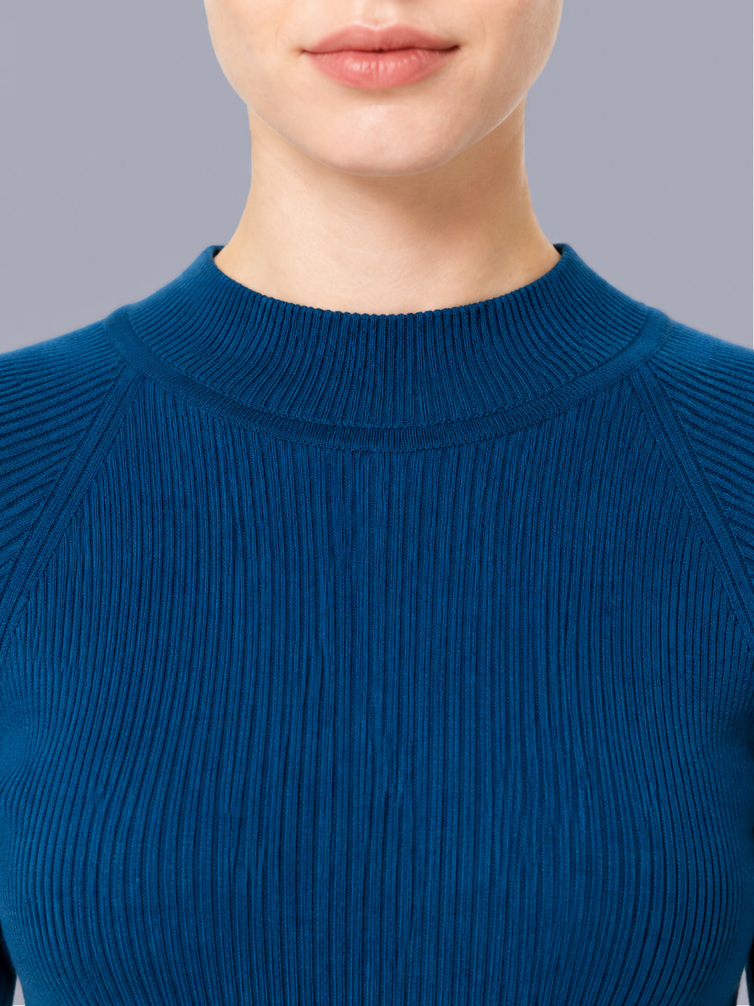 Women Blue Solid High Neck Full Sleeve Sceavy
