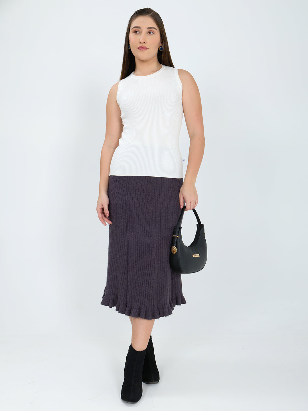 Women Off White Solid Round Neck Sleeveless Sceavy