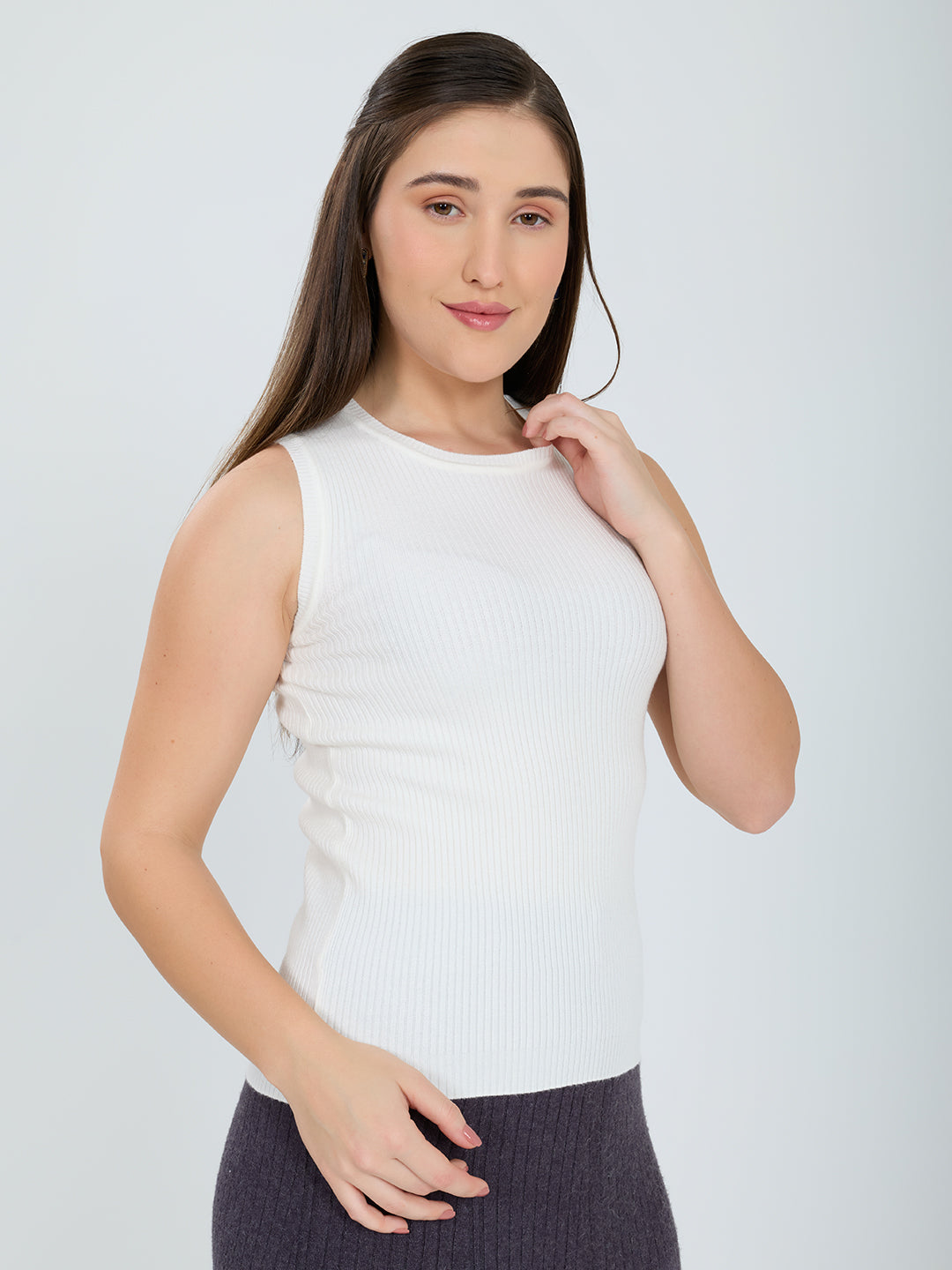 Women Off White Solid Round Neck Sleeveless Sceavy