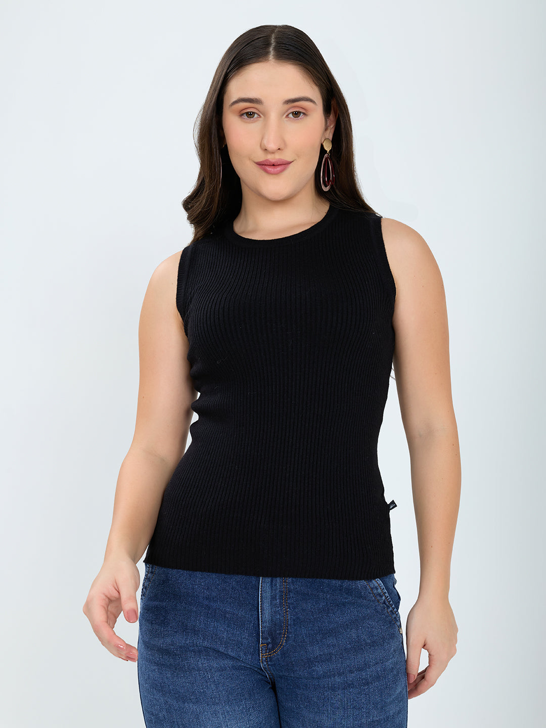 Women Black Solid Round Neck Sleeveless Sceavy