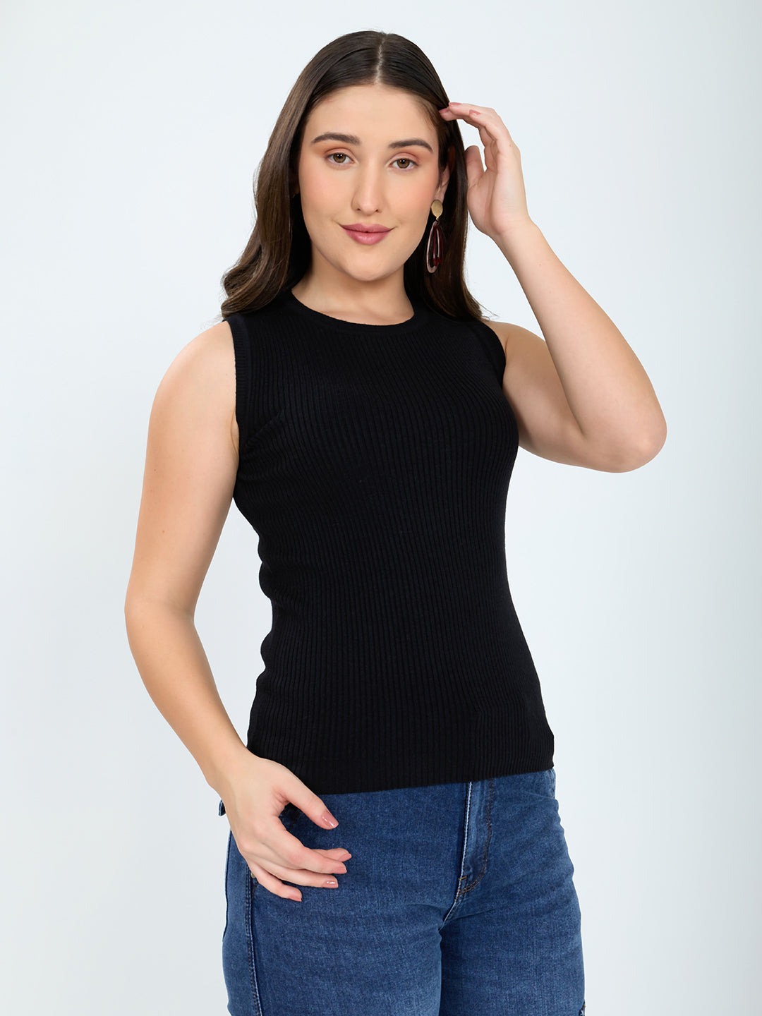 Women Black Solid Round Neck Sleeveless Sceavy