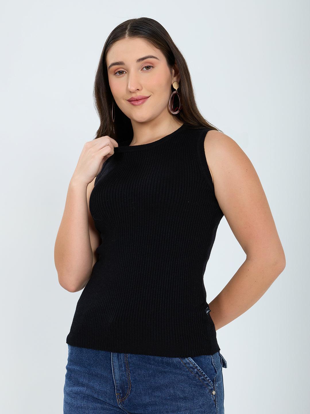 Women Black Solid Round Neck Sleeveless Sceavy