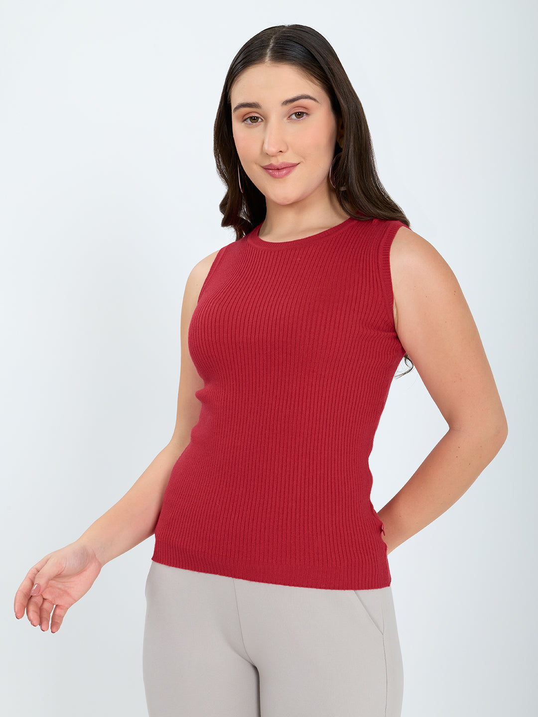 Women Red Solid Round Neck Sleeveless Sceavy