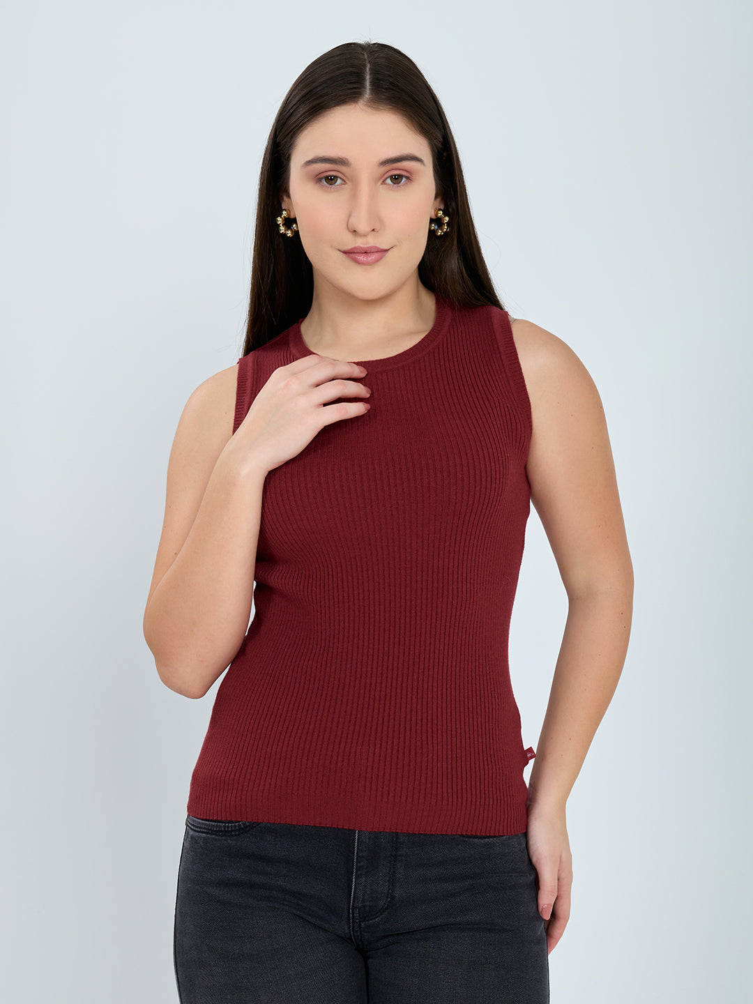 Women Maroon Solid Round Neck Sleeveless Sceavy