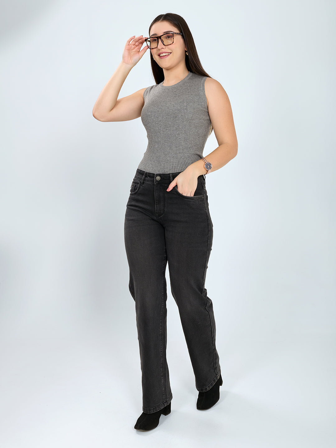 Women Grey Solid Round Neck Sleeveless Sceavy