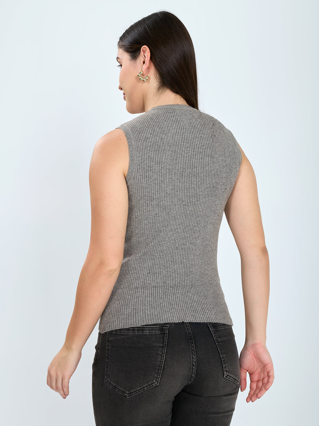 Women Grey Solid Round Neck Sleeveless Sceavy