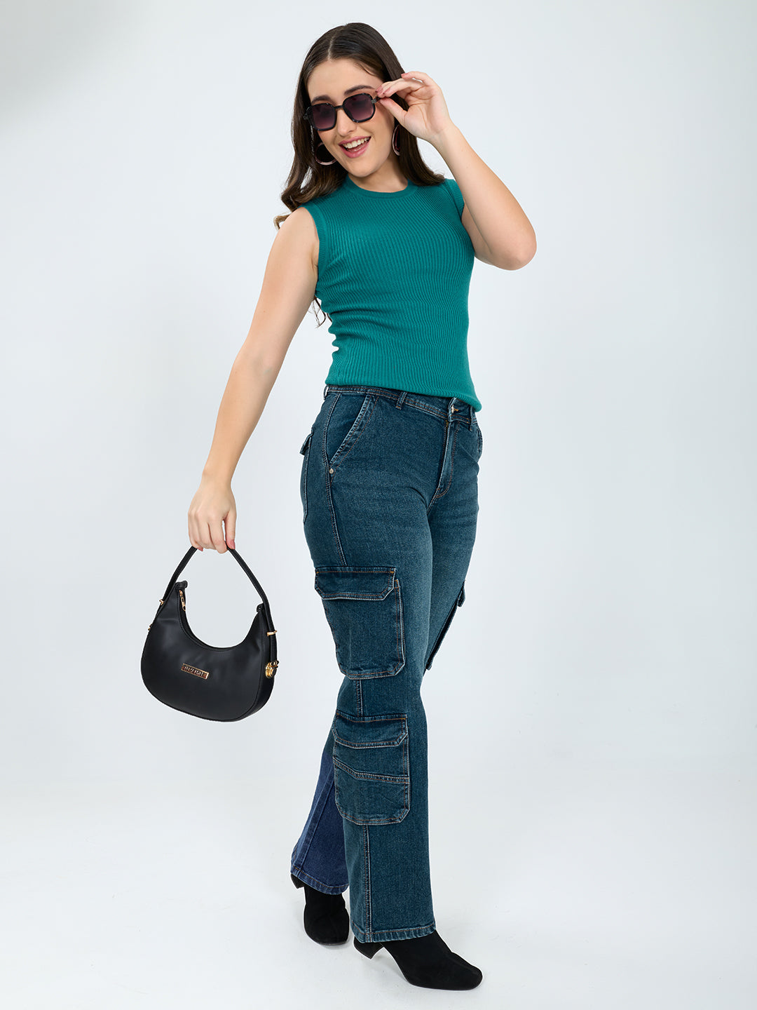 Women Teal Blue Solid Round Neck Sleeveless Sceavy