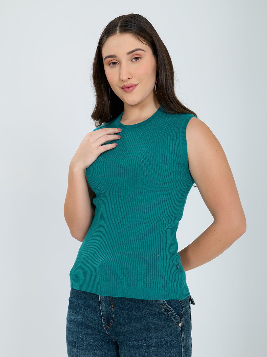 Women Teal Blue Solid Round Neck Sleeveless Sceavy