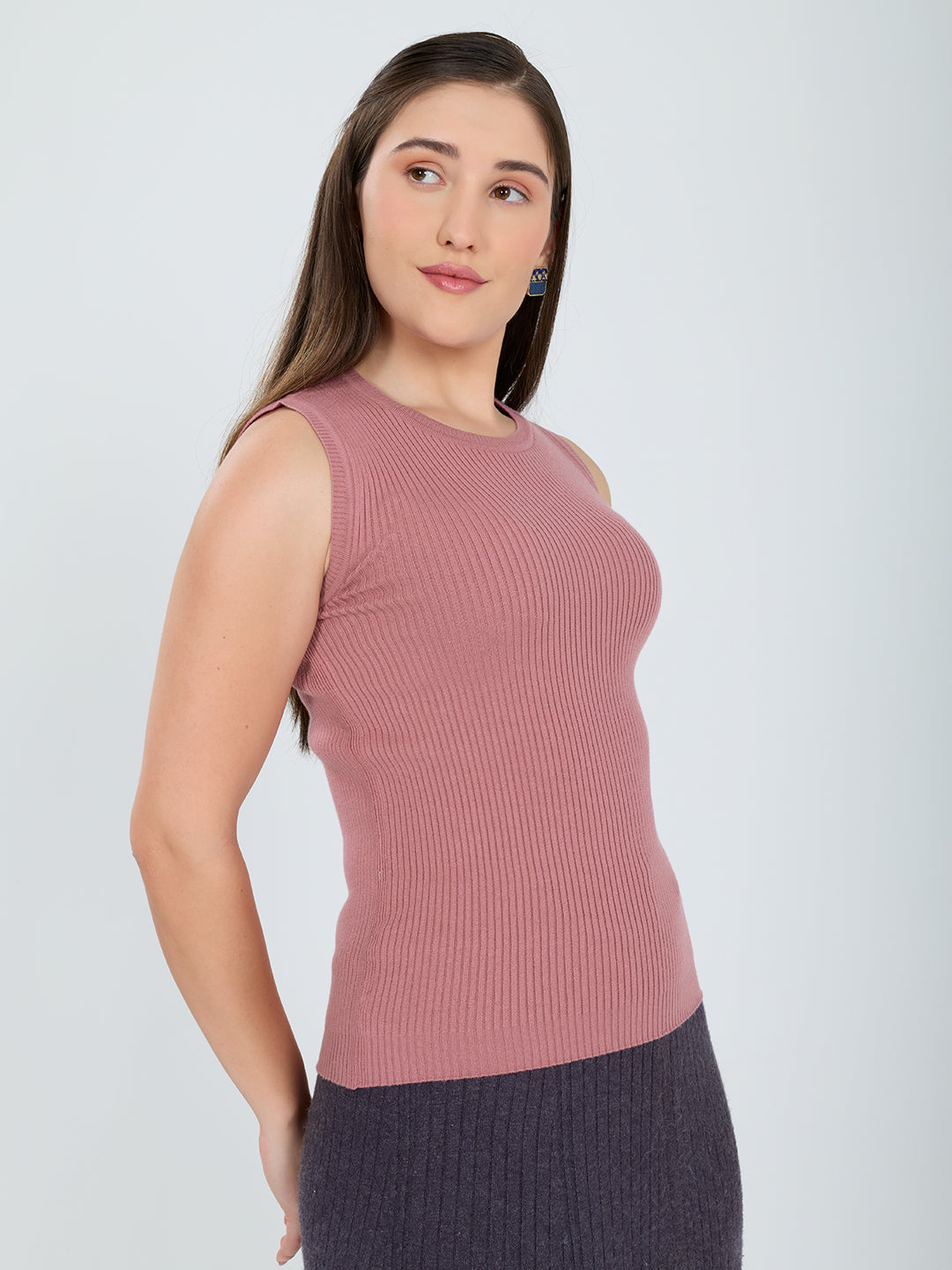 Women Light Pink Solid Round Neck Sleeveless Sceavy