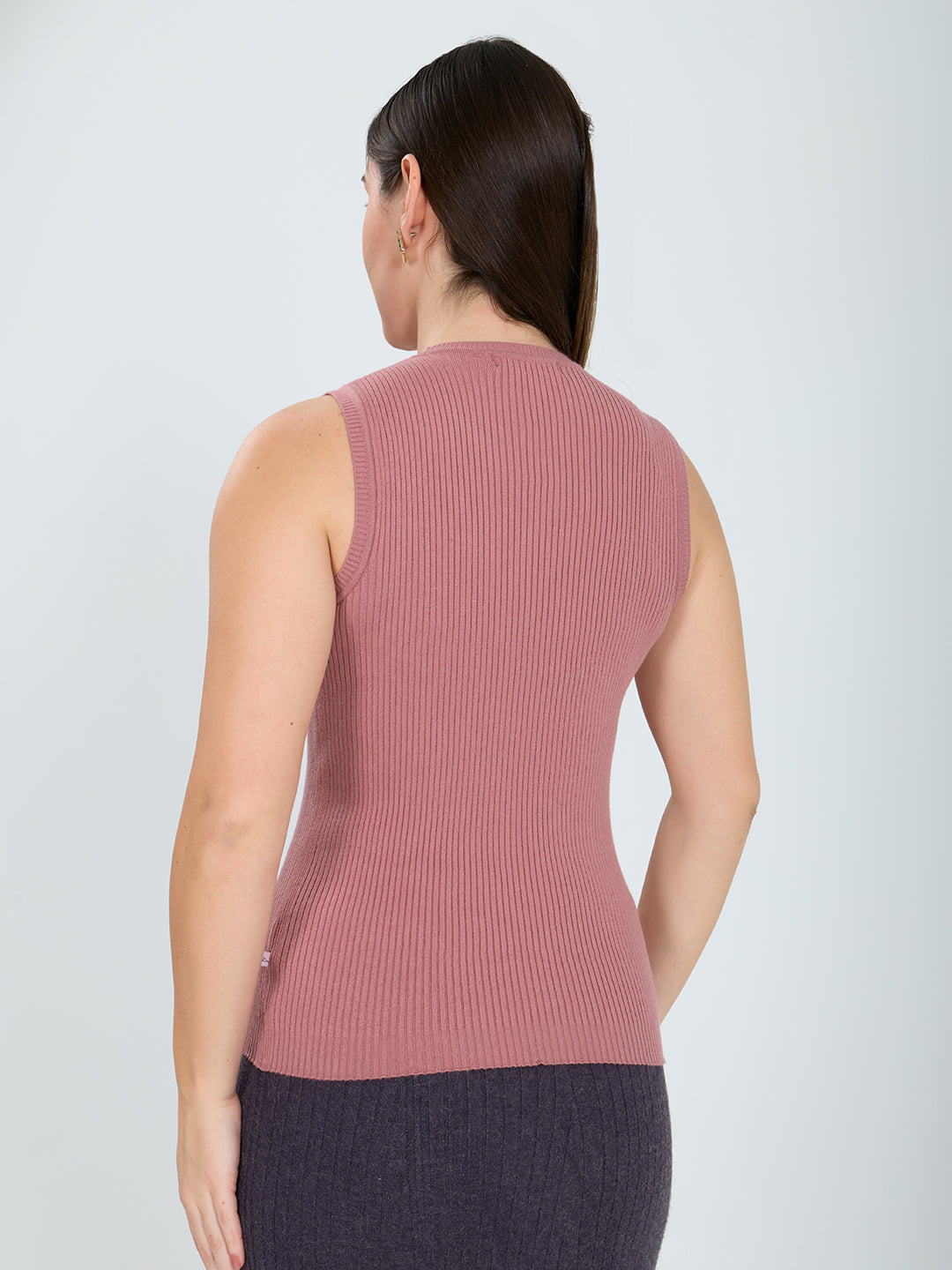 Women Light Pink Solid Round Neck Sleeveless Sceavy