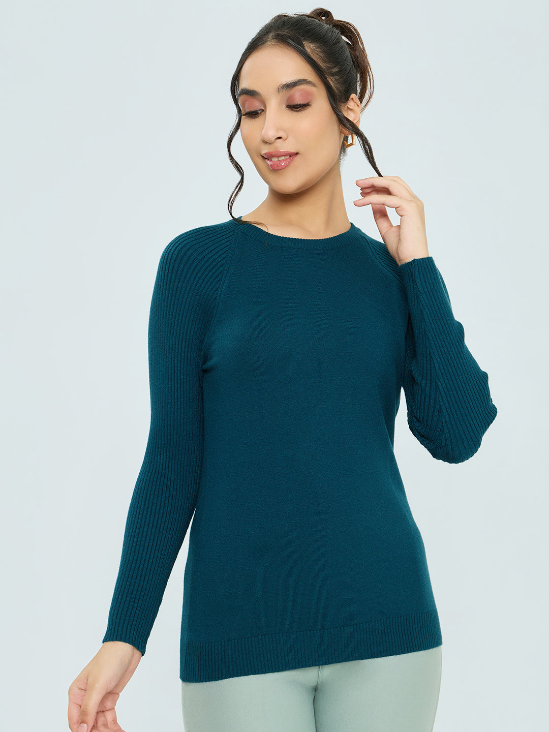 Women Teal Blue Solid Round Neck Full Sleeve Sceavy