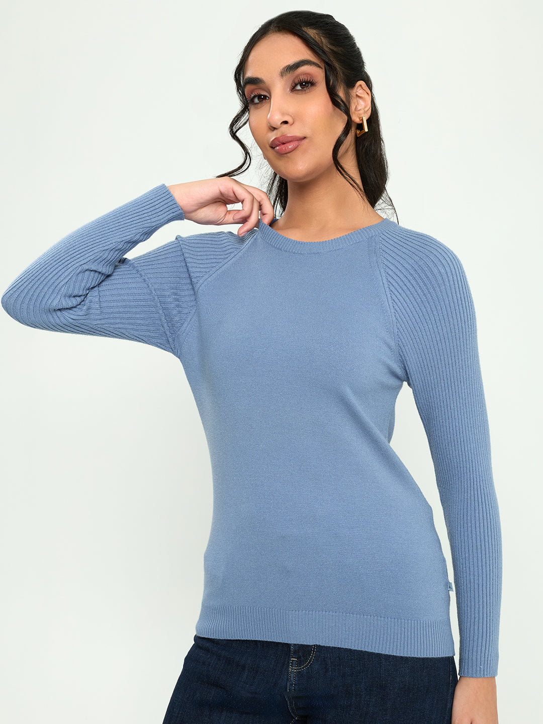 Women Blue Solid Round Neck Full Sleeve Sceavy