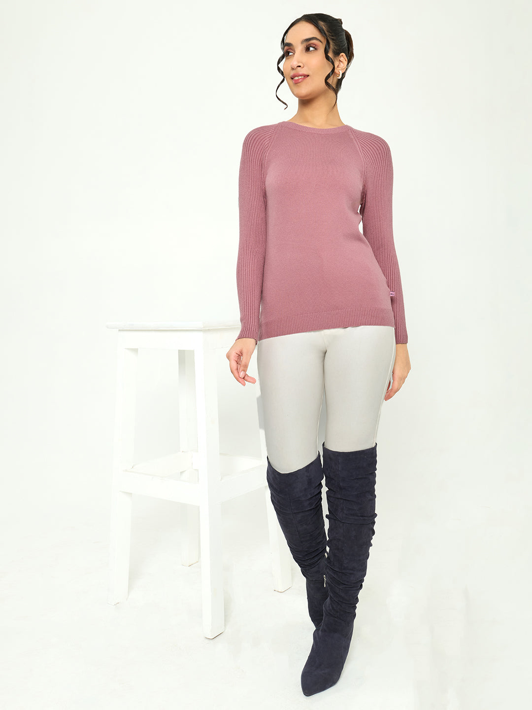 Women Light Pink Solid Round Neck Full Sleeve Sceavy