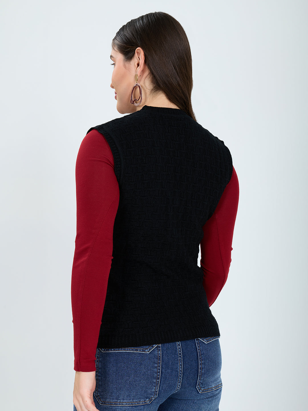 Women Black Self Design V Neck Sleeveless Cardigan