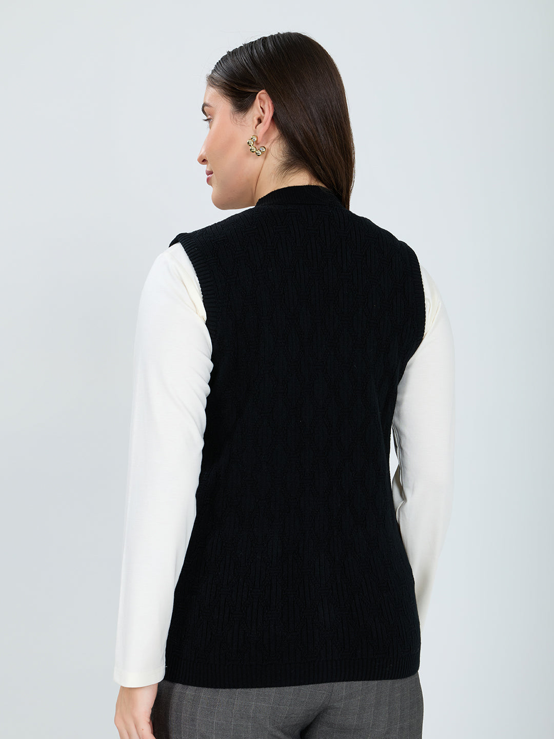 Women Black Self Design V Neck Sleeveless Cardigan