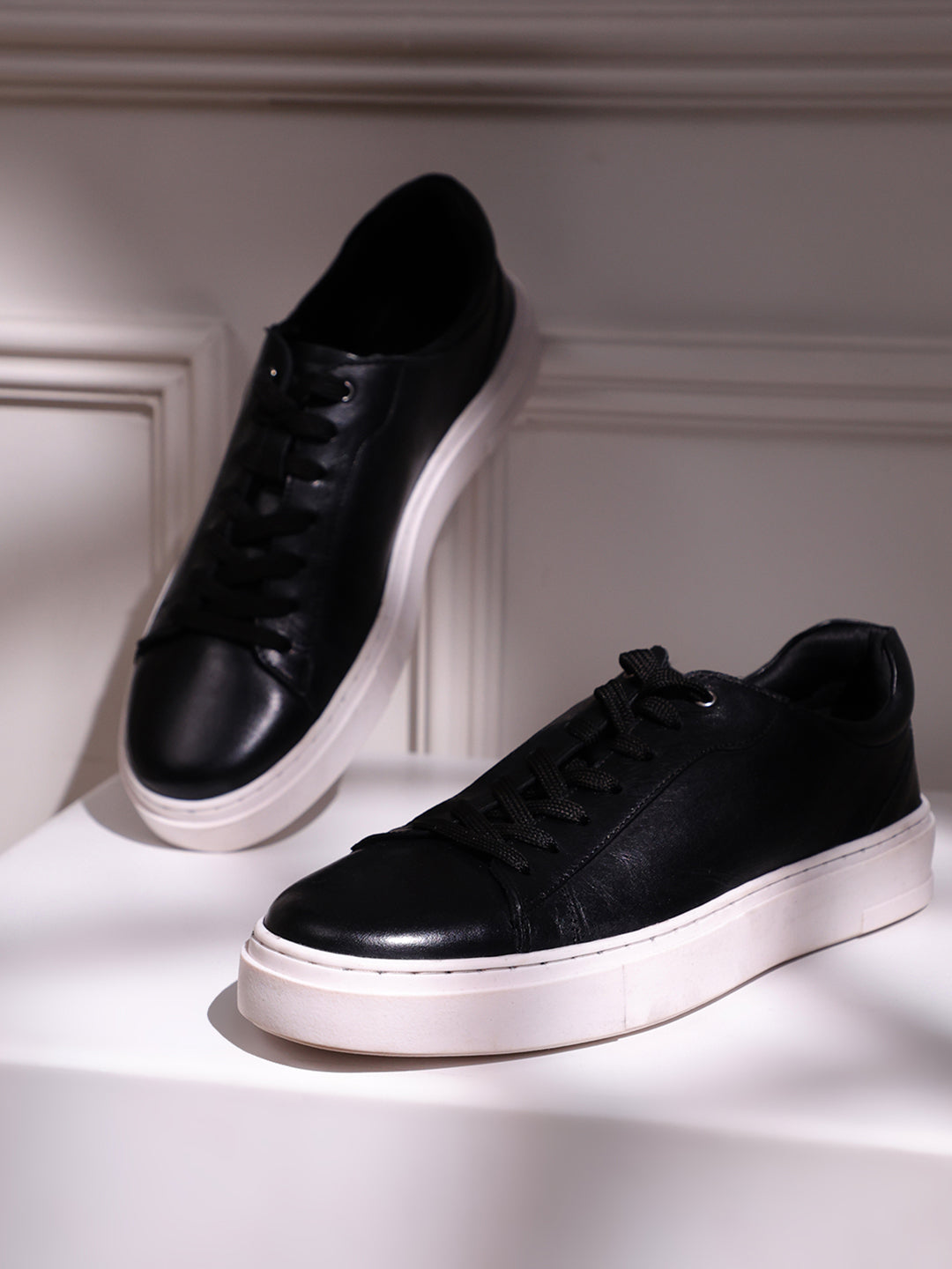 Men Black Lace Up Genuine Leather Sneaker