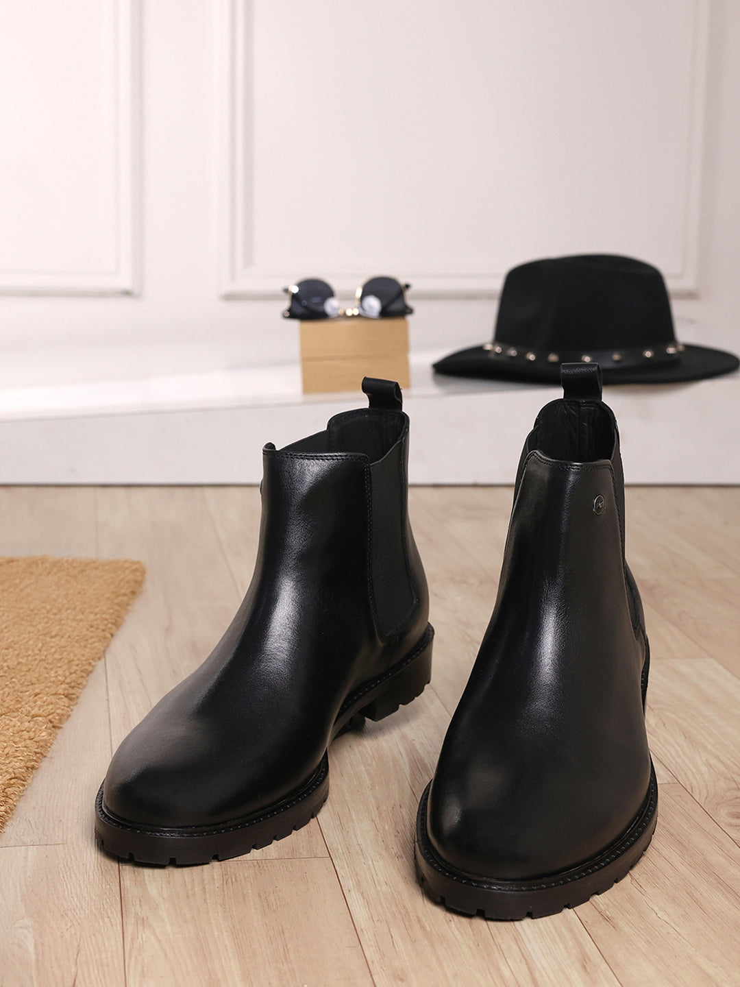 Men Black Slip on Leather Chelsea Boots