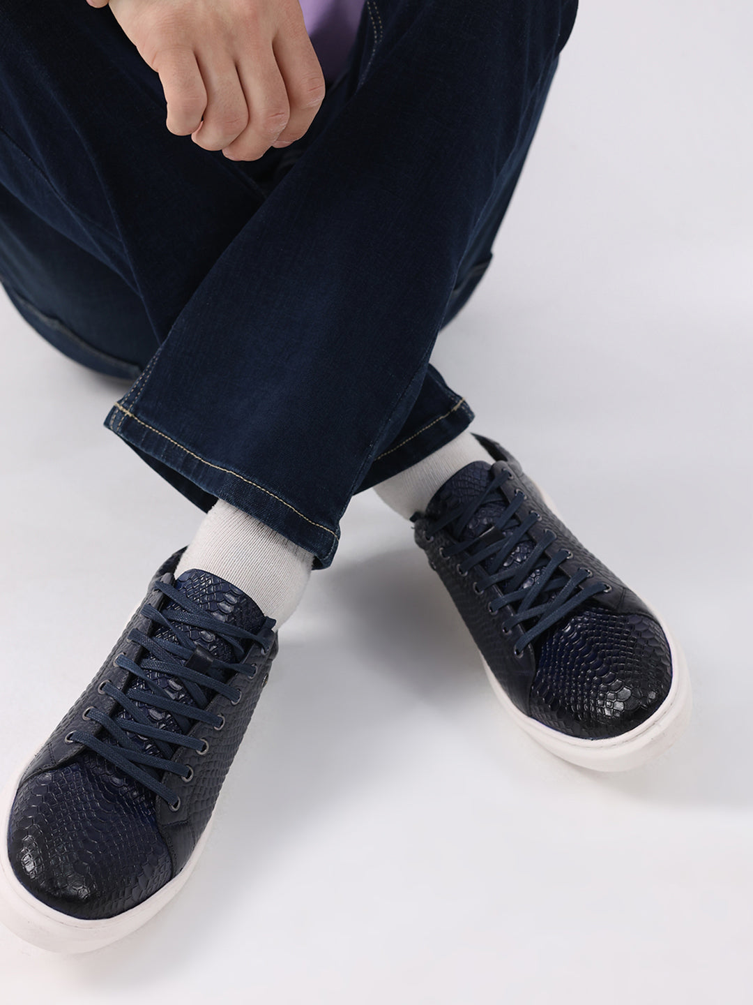 Men Navy Blue Lace Up Leather Sneakers - Stylish & Comfortable