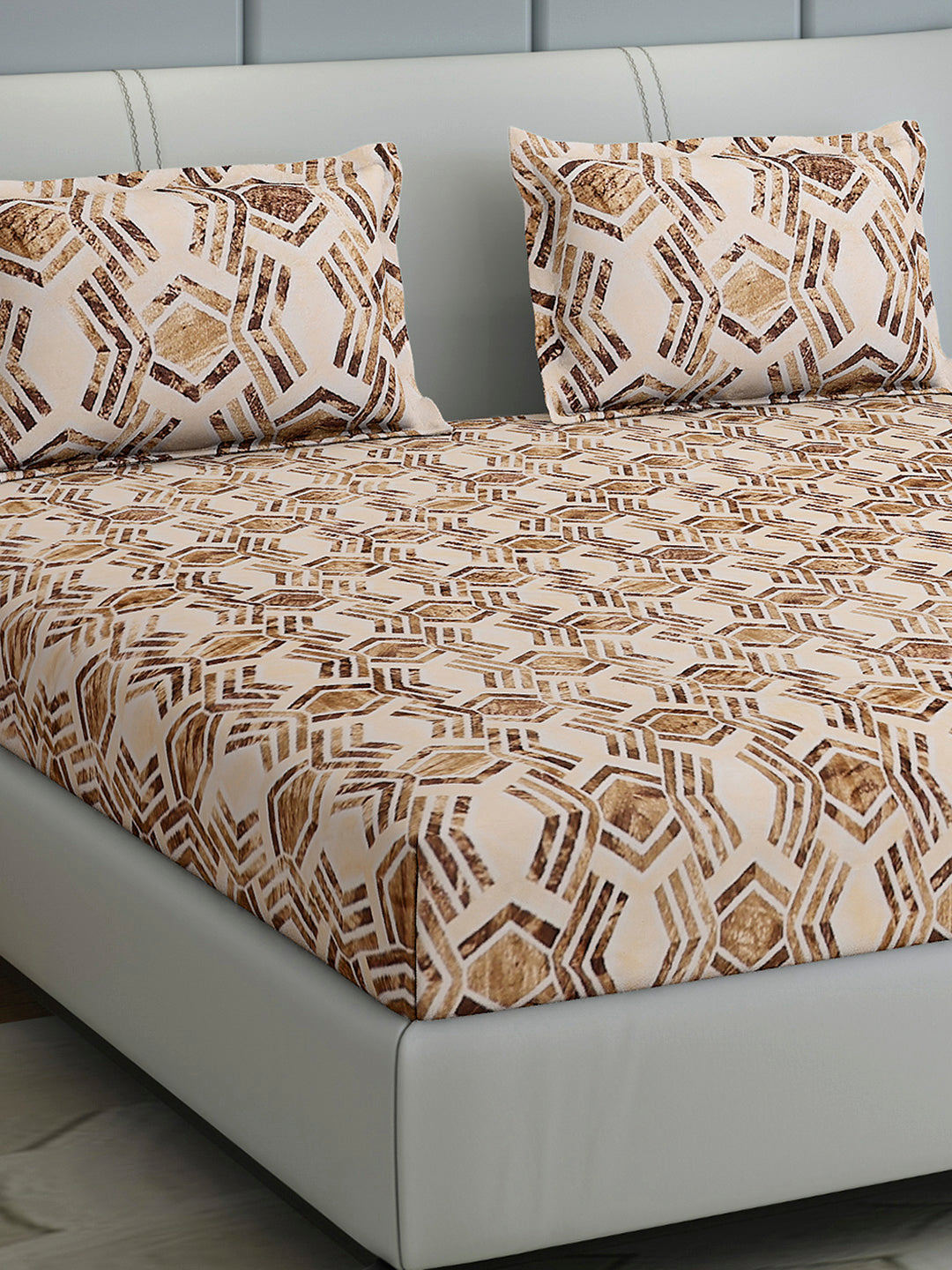 349 GSM 100% Polyester King Bed 1 Bedsheet with 2 Pillow Cover (Carnival)