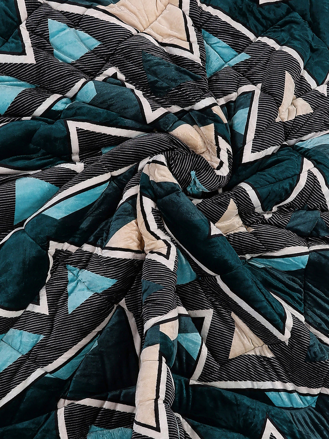 Printed Double Bed 852 GSM Comforter for Winter - (Altroz)