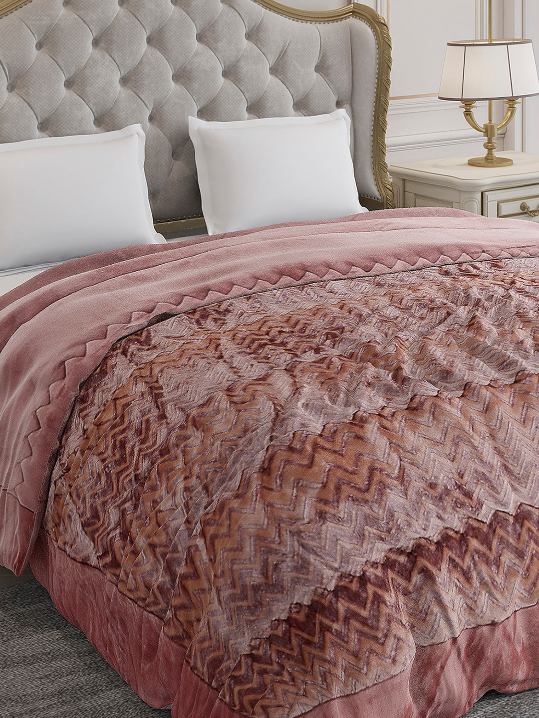Printed Double Bed 1078 GSM Comforter for Winter - (Delicate)