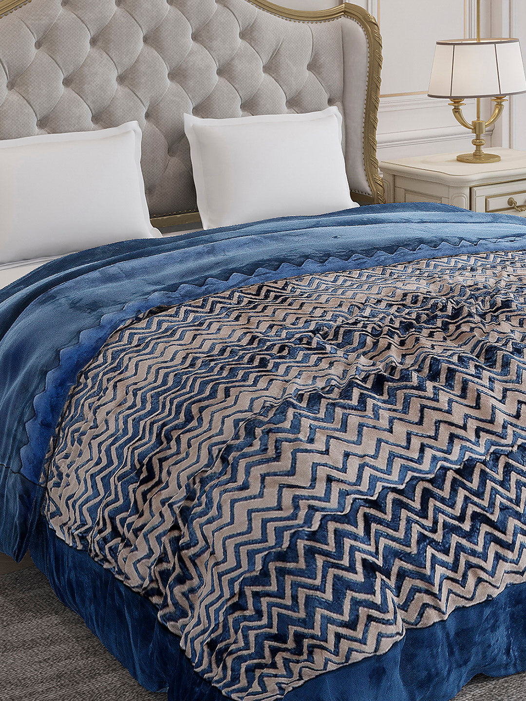 Printed Double Bed 1078 GSM Comforter for Winter - (Delicate)