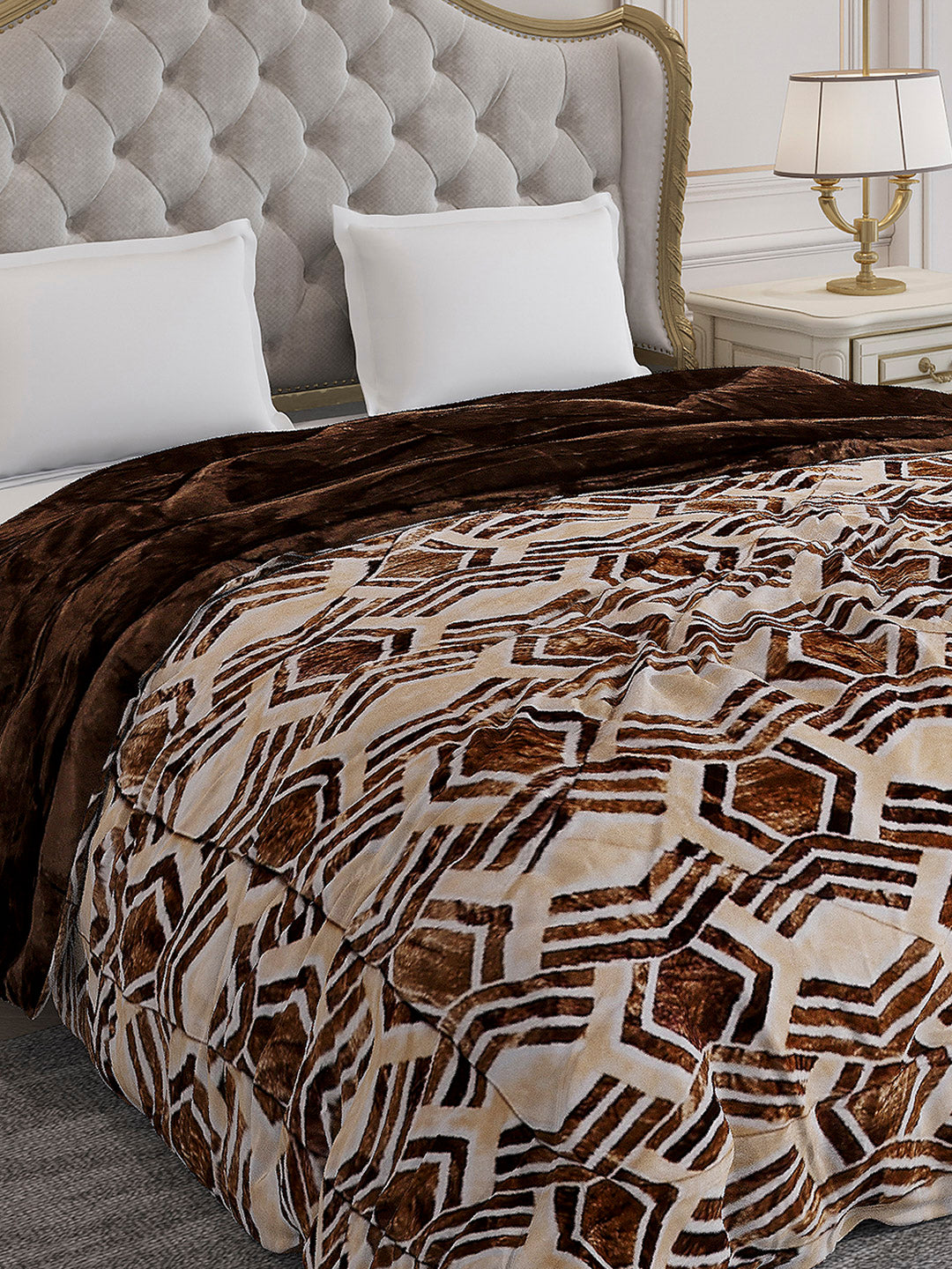 Printed Double Bed 1009 GSM Comforter for Winter - (Wild Beauty)