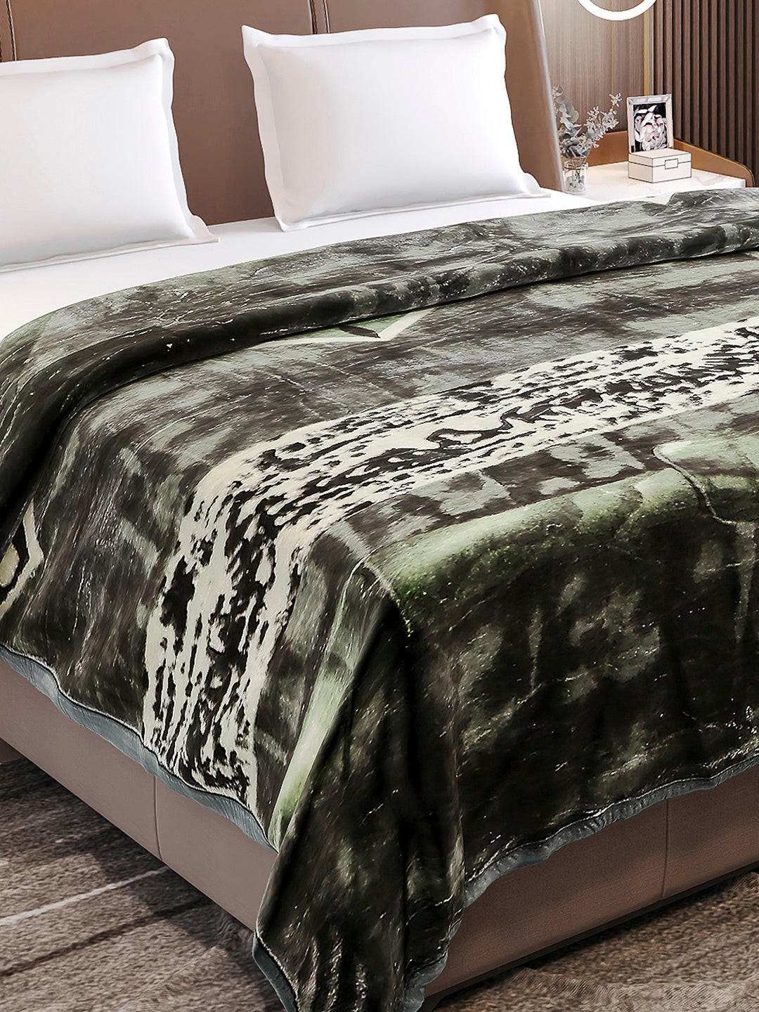 Printed Double Bed Reversible Blanket 2 Ply, 872 GSM, 4.6 kg (Moonvalley)