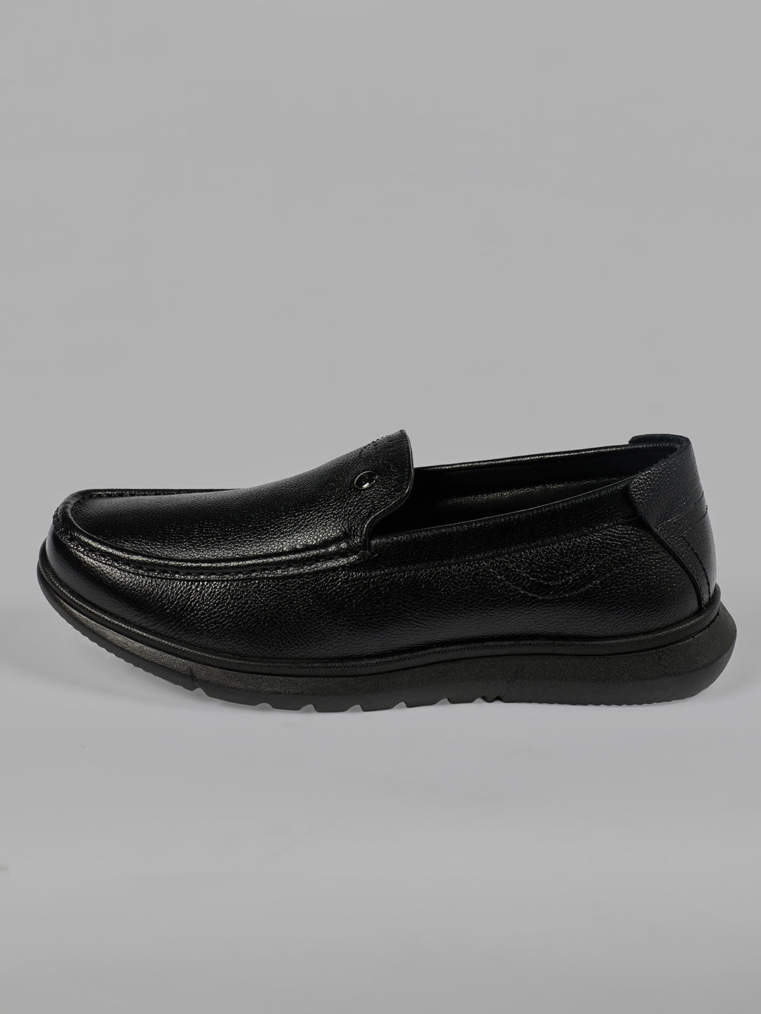 Monte Carlo Men's Leather Textured Moc-Toe Light Weight Slip-On Shoes
