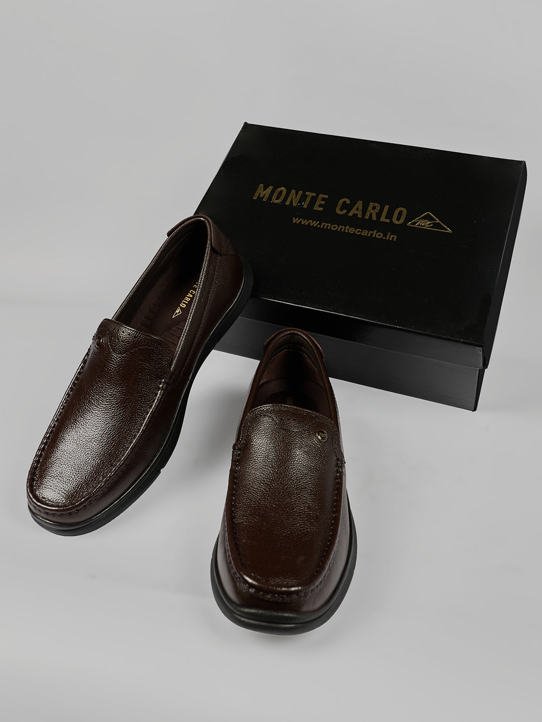 Monte Carlo Men's Leather Textured Moc-Toe Light Weight Slip-On Shoes